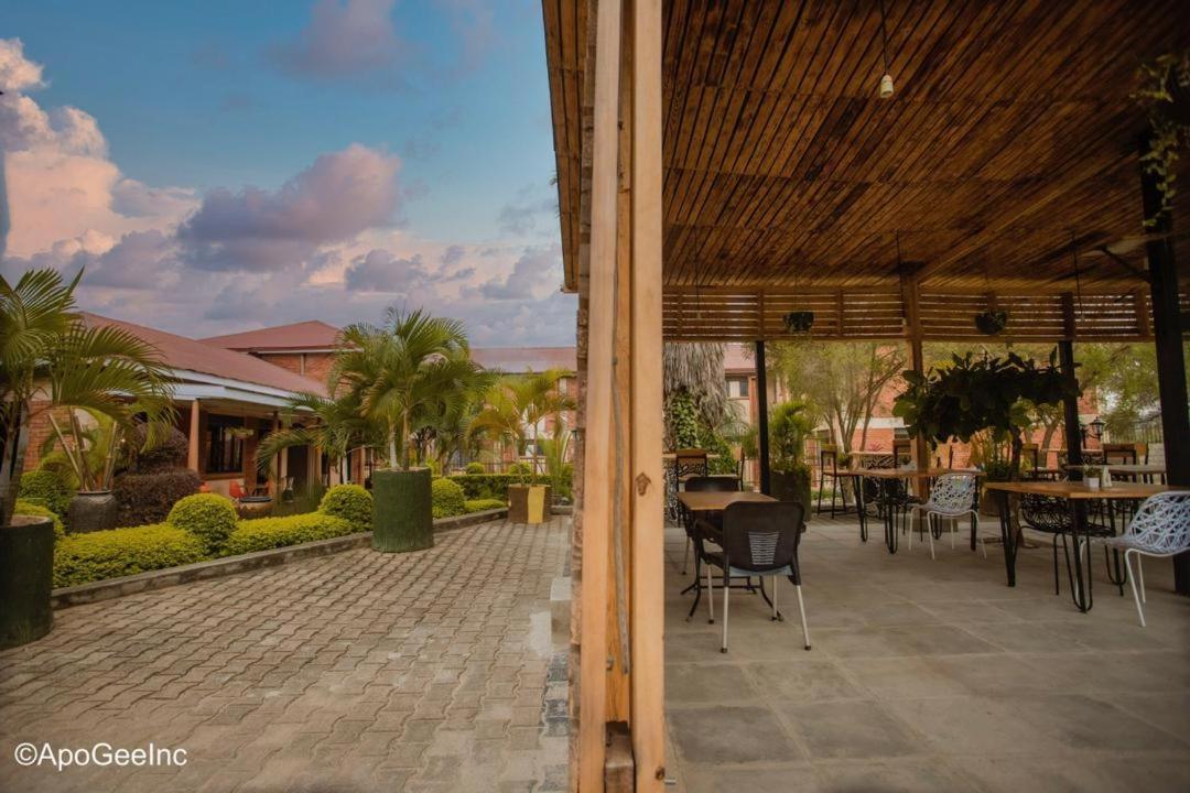 Acacia Hotel Mbarara Nyamitanga Exterior foto